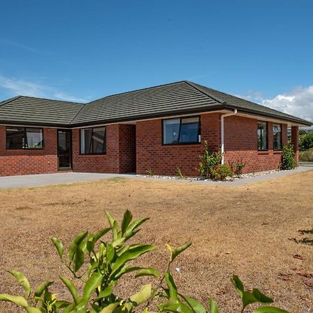 The Waterfront Ruakaka - Ruakaka Holiday Home Exterior photo