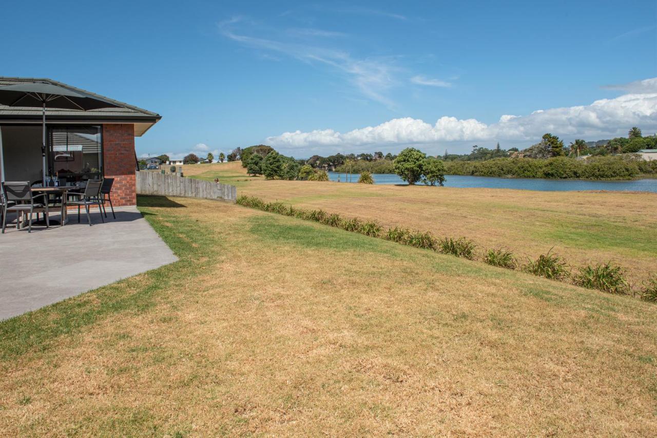 The Waterfront Ruakaka - Ruakaka Holiday Home Exterior photo