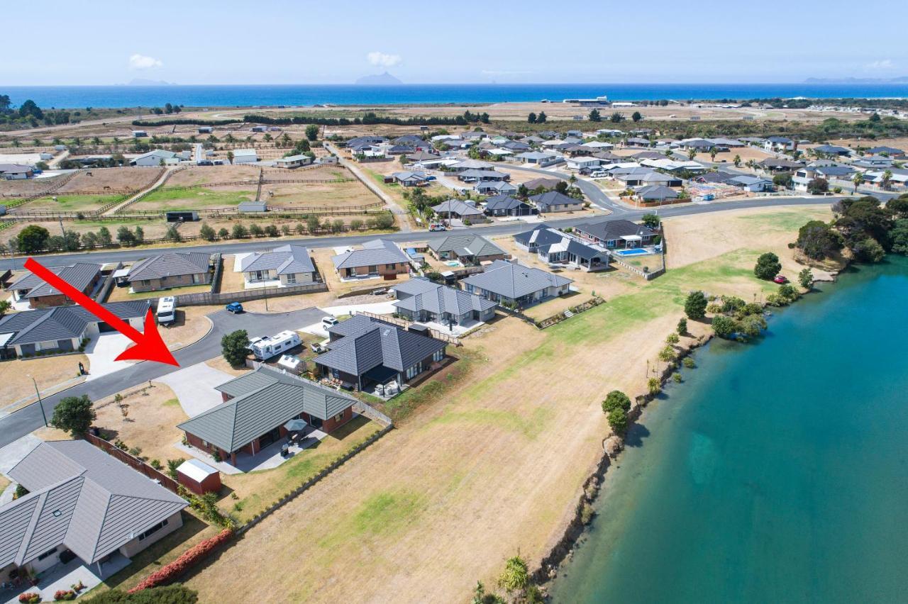 The Waterfront Ruakaka - Ruakaka Holiday Home Exterior photo
